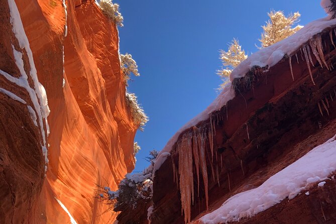 Guided Hike through Peek-a-Boo Slot Canyon (Small Group) - Why a guide improves the canyon