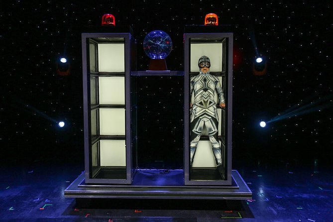Hamners' Unbelievable Variety Show in Branson - A Family Show Built Around Magic