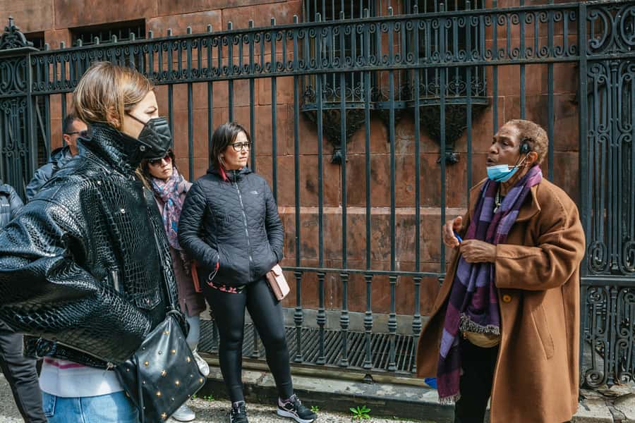 Harlem: Central Harlem Sunday Gospel with Locals - The neighborhood stories before worship