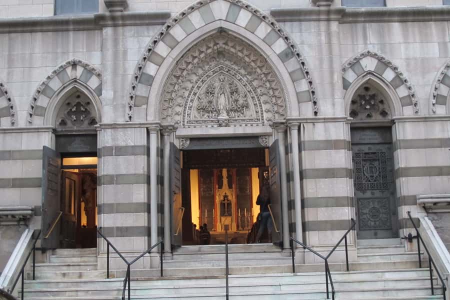 Harlem: Central Harlem Sunday Gospel with Locals - Gospel music, praise dance, and the offering