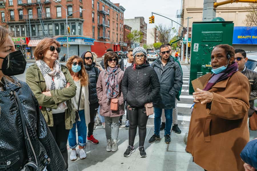 Harlem: Central Harlem Sunday Gospel with Locals - Meeting Doris, George, or another Harlem guide