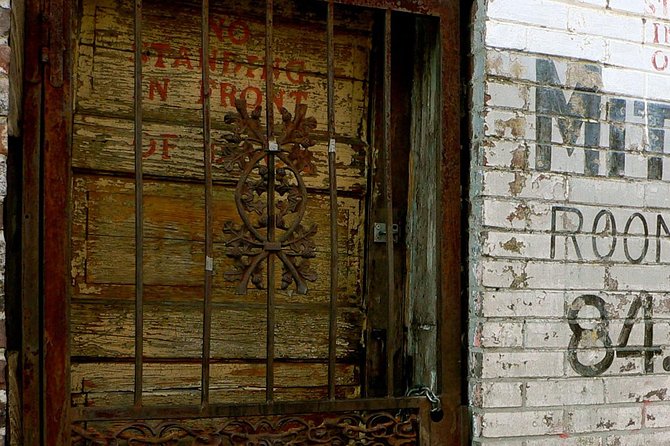 Haunted Memphis Walking Ghost Tour - Why Earnestine & Hazel’s is the main event