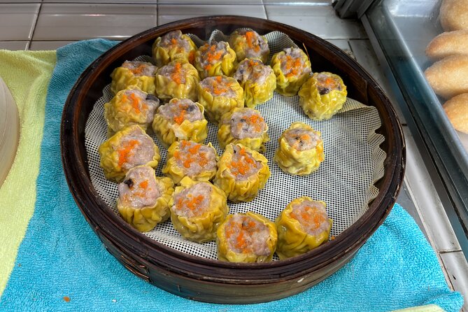 Hawaii Off The Beaten Path Food Tour - Tropical fruit with a local-market feel