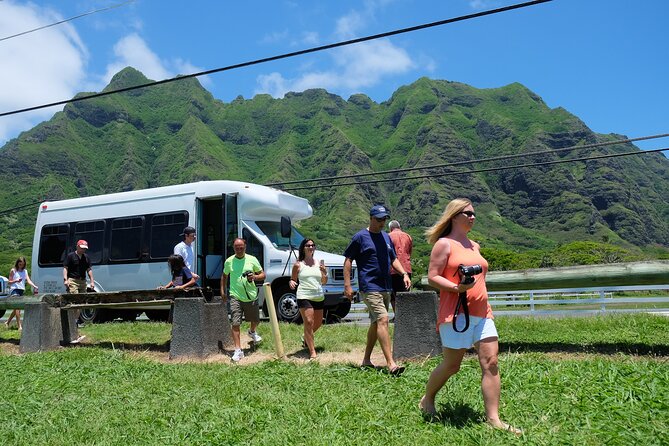 Hidden Gems of Oahu Circle Island Tour with Byodo In Temple - Dole Plantation and the return toward Honolulu