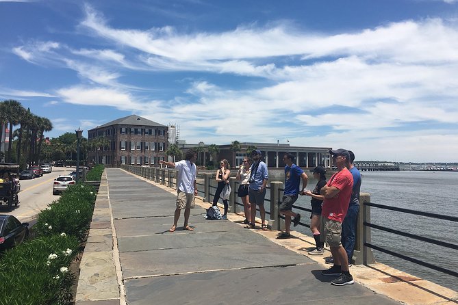 Highlights of Charleston Guided Walking Tour - What this Charleston walk actually offers