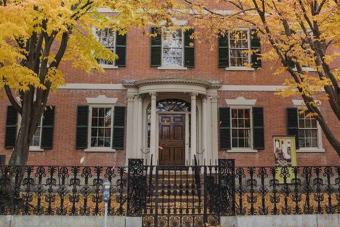 History and Hauntings of Salem Guided Walking Tour - What the guides do best
