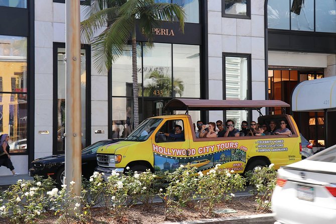 Hollywood and Celebrity Homes Bus Tour - The Hollywood Sign and the hills