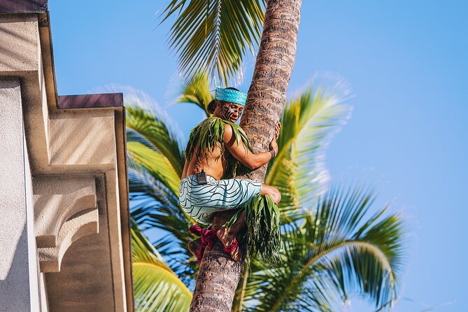 Honolulu: Ka Moana Lūʻau at Aloha Tower – Oceanfront Luau Show - Arriving at Aloha Tower for the 5 p.m. check-in