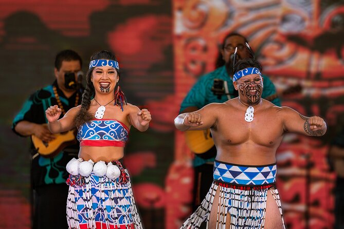 Honolulu: Ka Moana Lūʻau at Aloha Tower – Oceanfront Luau Show - A Polynesian story carried by music and dance
