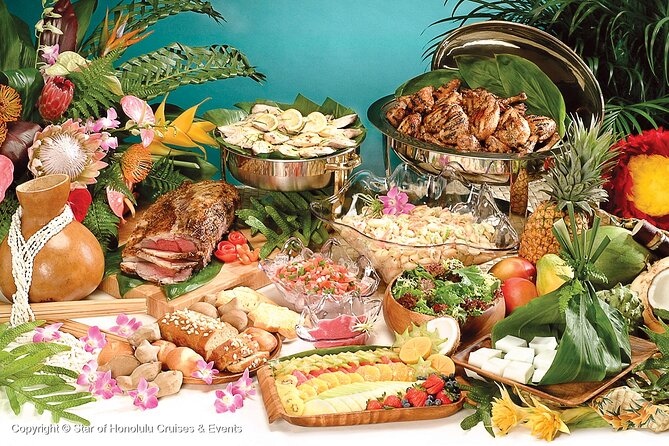 Honolulu: Pacific Star Sunset Dinner Cruise and Show - Live entertainment with strong audience energy
