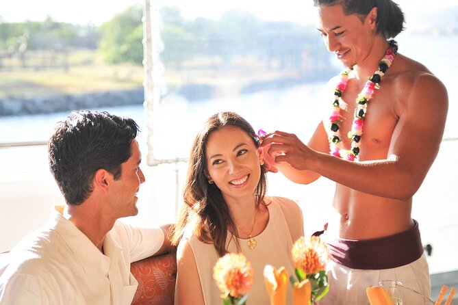 Honolulu: Three Star Deluxe Sunset Dinner Cruise and Show - Key points to know before you book
