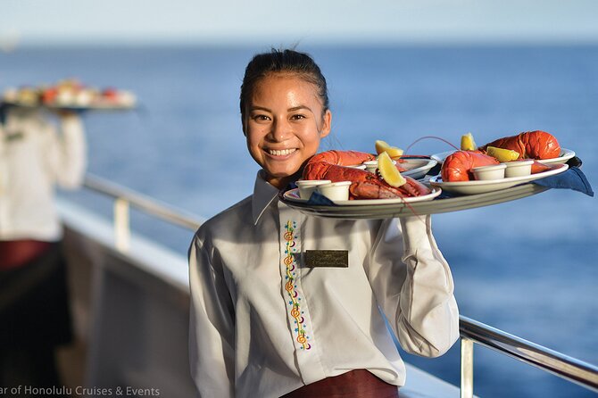 Honolulu: Three Star Deluxe Sunset Dinner Cruise and Show - Live music and the Hawaiian show