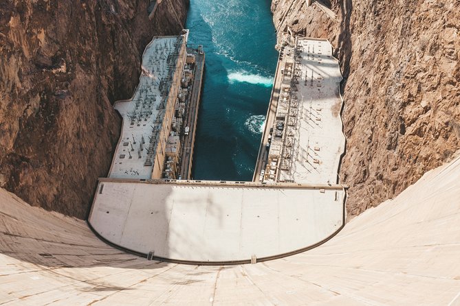 Hoover Dam Highlights Tour from Las Vegas, WiFi - Walking across Hoover Dam for 90 minutes