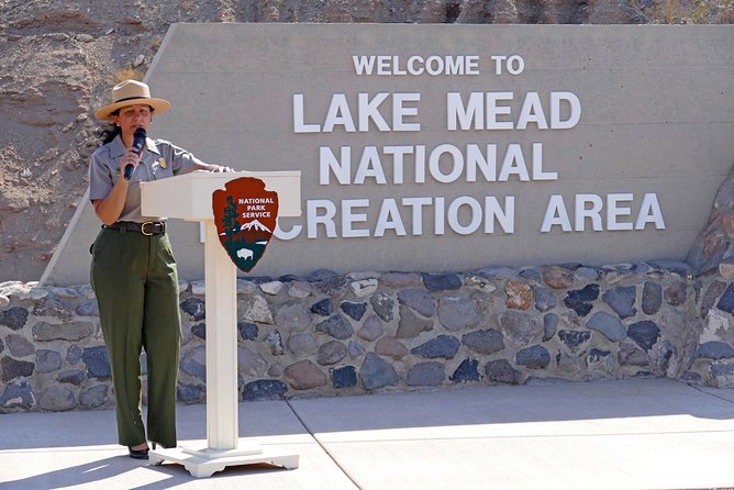 Hoover Dam Highlights Tour from Las Vegas, WiFi - Guides, stories, and the shared coach
