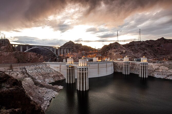 Hoover Dam Tour from Las Vegas with Hot Breakfast - Lake Mead and the first big views