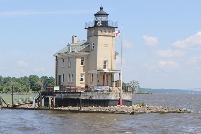 Hudson River Sightseeing Cruise from Kingston - Setting out from Kingston on the Rip Van Winkle