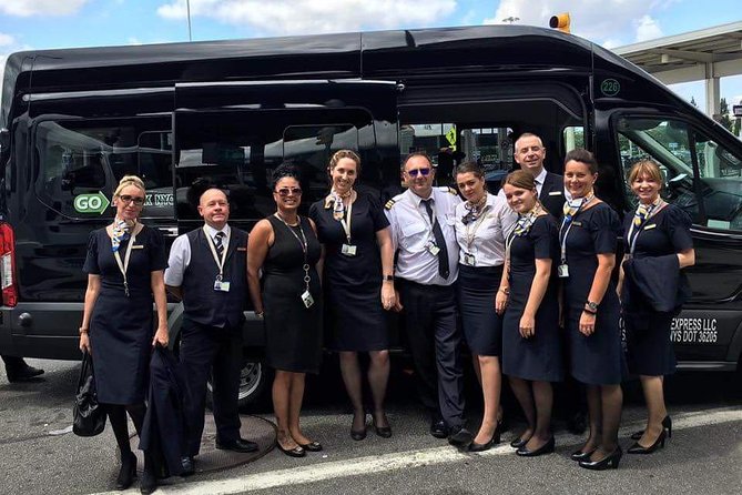 JFK to Manhattan: One Way Shared Arrival Transfer - Finding the shuttle at JFK