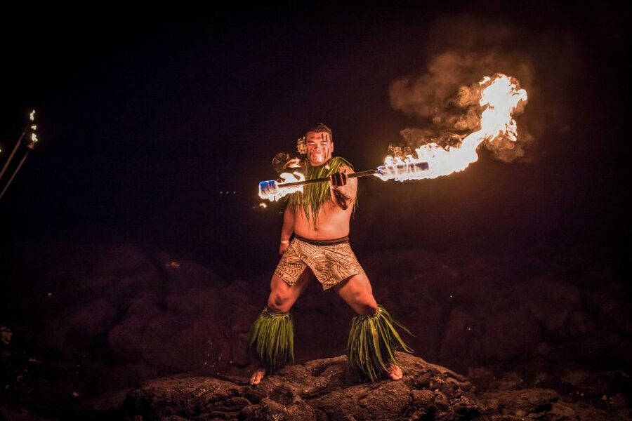 Kailua-Kona: Voyagers of the Pacific Luau with Buffet Dinner - Drinks, Mai Tais, and the value of an open bar