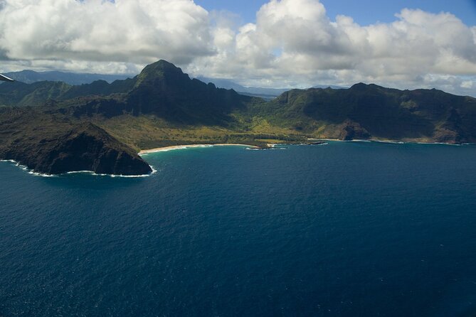 Kauai Airplane Tour: Na Pali Coast, Waterfalls & Window Seats - Weather, comfort, and timing tips