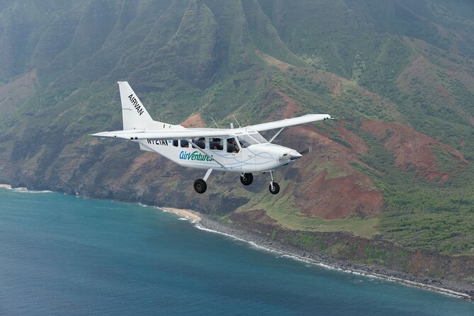 Kauai Airplane Tour: Na Pali Coast, Waterfalls & Window Seats - Inside the GA8 Airvan