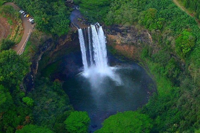Kauai Deluxe Sightseeing Flight - Why See Kauai From a Small Plane?