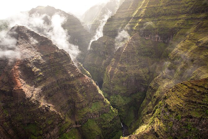 Kauai Deluxe Waterfall Safari: Helicopter Tour - Check-in in Lihue and the short transfer