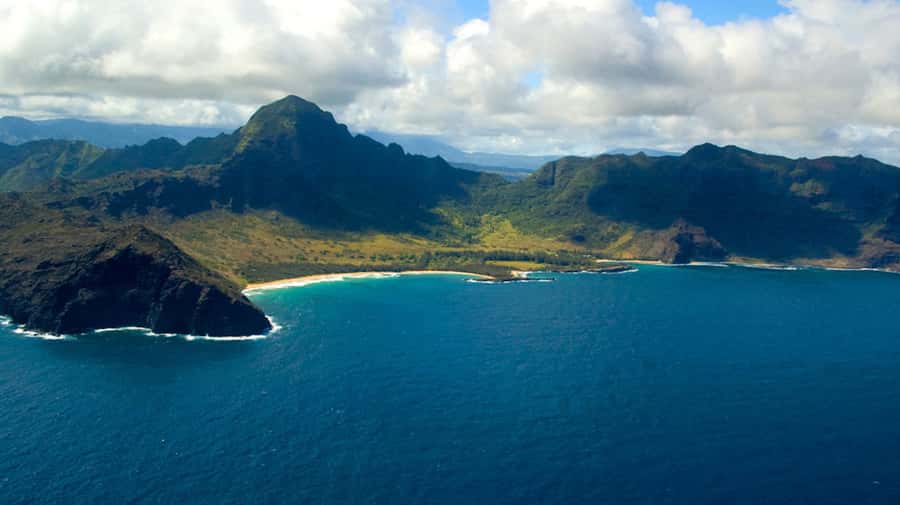 Kauai: Entire Kauai Air Tour with Window Seats - Hanalei Bay from the window