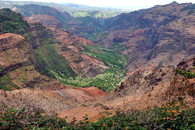 Kauai Waimea Canyon and Koke'e Tour - The return route: beach, fort, and coffee
