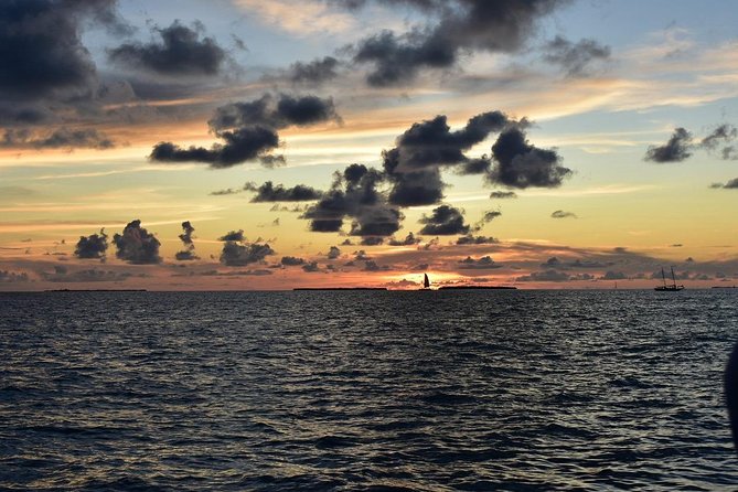 Key West Small-Group Sunset Sail with Wine and Hors d'oeuvres - Sunset views, seating, and the one notable weakness
