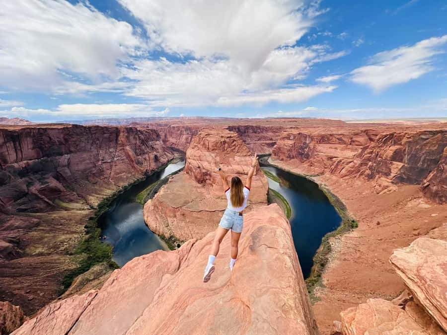 Las Vegas: Antelope Canyon Horseshoe Bend Tour & Lake Powell - Inside Antelope Canyon with a Navajo guide