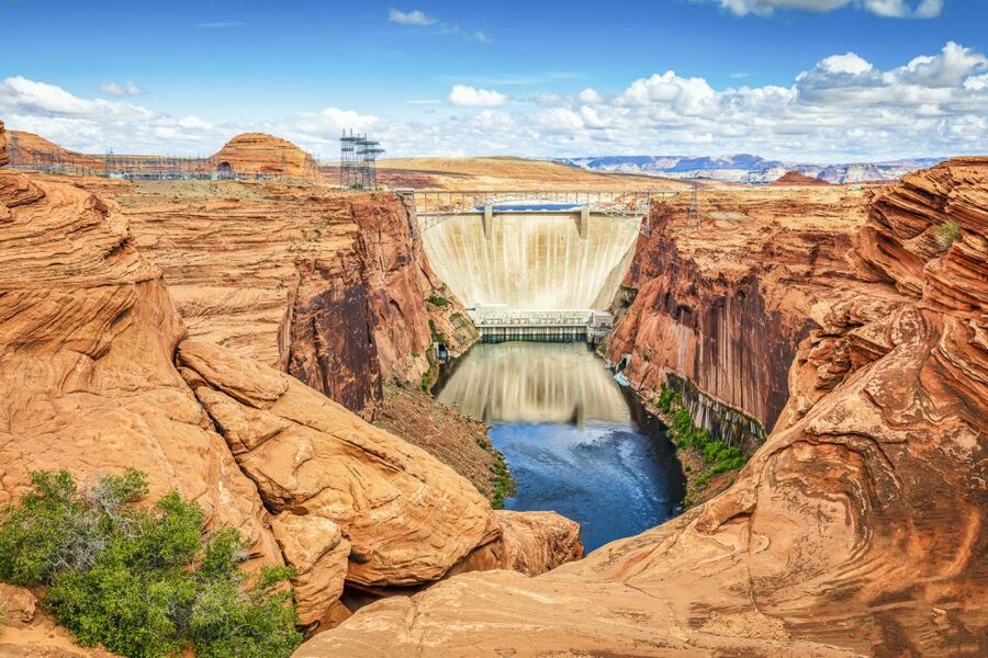 Las Vegas: Antelope Canyon & Horseshoe Bend Tour with Pickup - What the driver-guide adds to the day