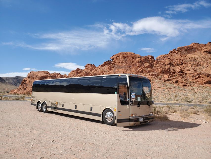 Las Vegas: Antelope Canyon & Horseshoe Bend with Lunch, WiFi - Walking into Antelope Canyon’s sandstone corridors