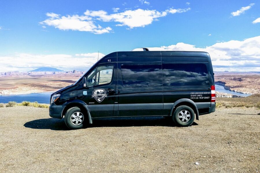 Las Vegas: Antelope Canyon & Horseshoe Bend with Lunch, WiFi - Who should book this experience?