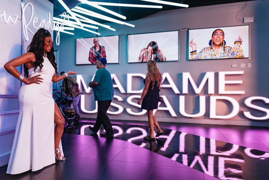 Las Vegas: Entry to Madame Tussauds with a Gondola Cruise - The short-ride warning matters