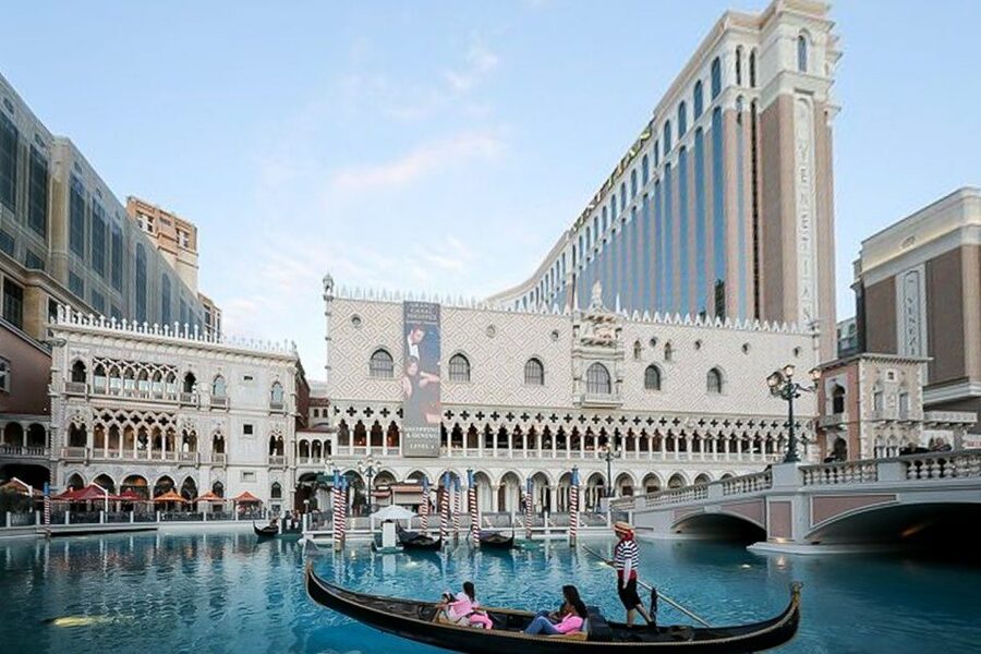 Las Vegas: Entry to Madame Tussauds with a Gondola Cruise - Starting at Madame Tussauds Las Vegas