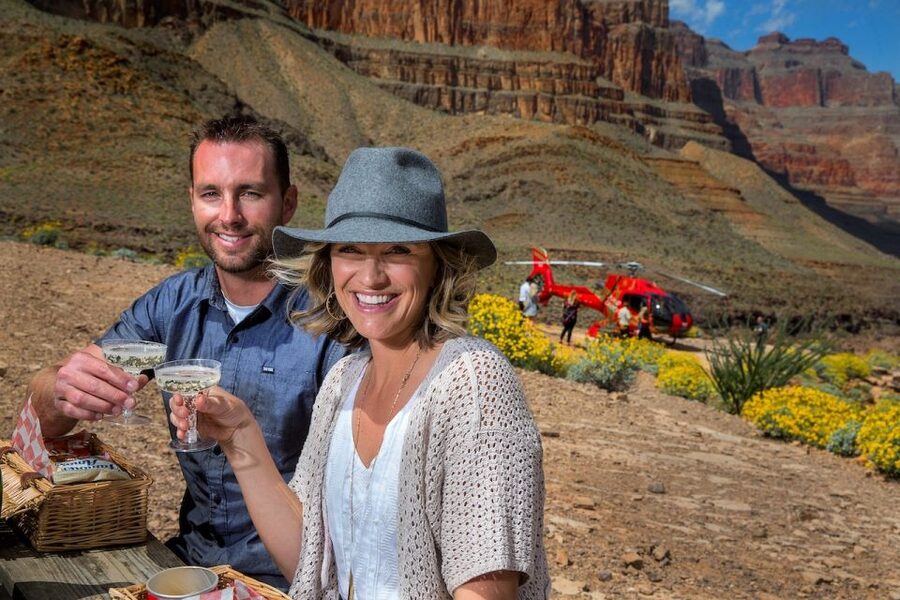 Las Vegas: Grand Canyon Helicopter Landing Tour - Landing 3,200 to 3,500 feet below the rim