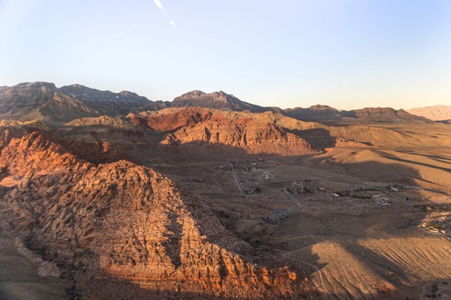 Las Vegas: Helicopter Night Flight over the Strip - Who will enjoy this flight most?