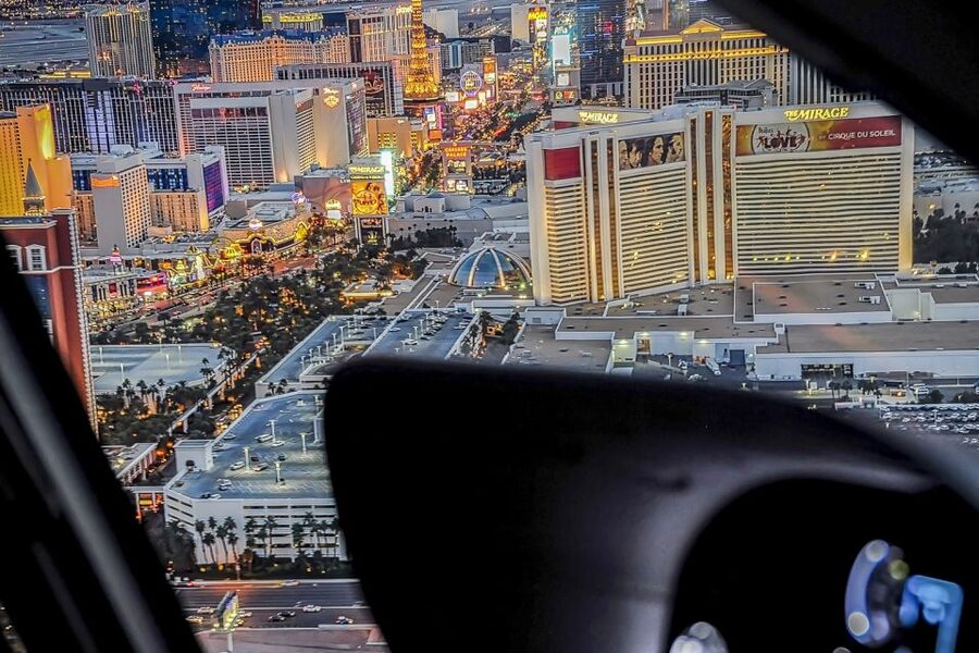 Las Vegas: Helicopter Night Flight over the Strip - Pilot commentary can make or break the ride