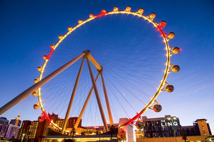 Las Vegas: High Roller Entry Ticket with In-Cabin Open Bar - What the Bartender Adds