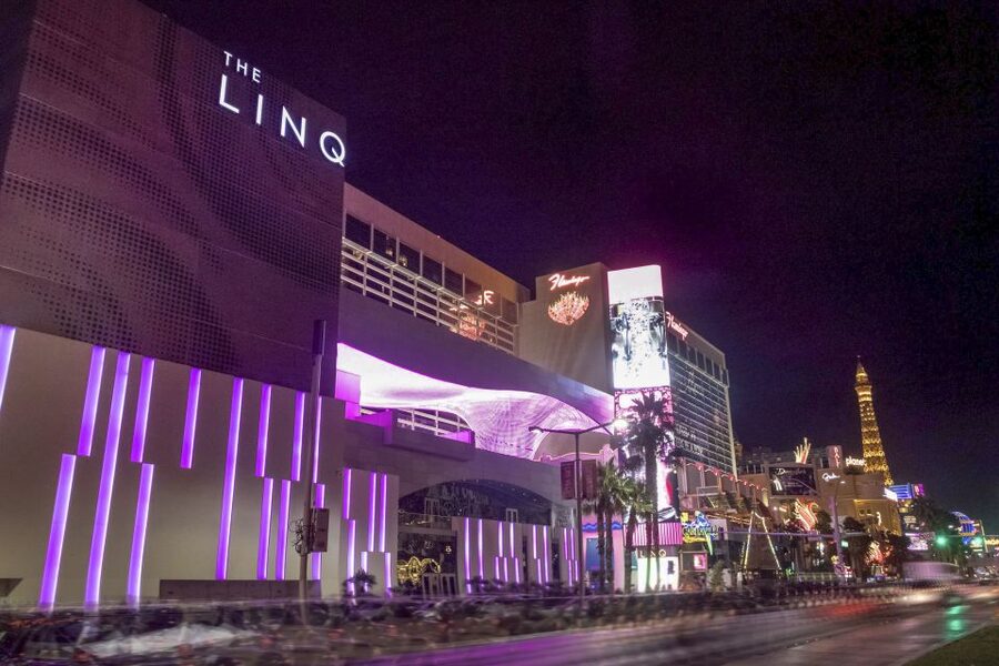 Las Vegas: High Roller Entry Ticket with In-Cabin Open Bar - Photos and the Best Viewing Strategy