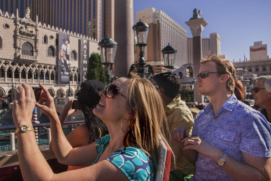 Las Vegas: Hop-on Hop-off Sightseeing Tour by Open-Top Bus - Who should choose this Las Vegas tour?