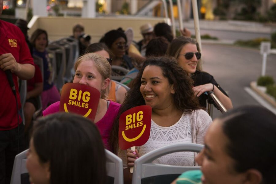 Las Vegas: Hop-on Hop-off Sightseeing Tour by Open-Top Bus - The 7 PM panoramic night tour
