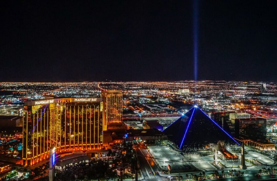 Las Vegas: Night Helicopter Flight over Las Vegas Strip - Timing your flight and making the most of it