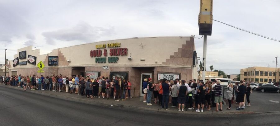 Las Vegas: Pawn Stars, Counts Kustoms, Shelby American Tour - The guide matters more than the bus