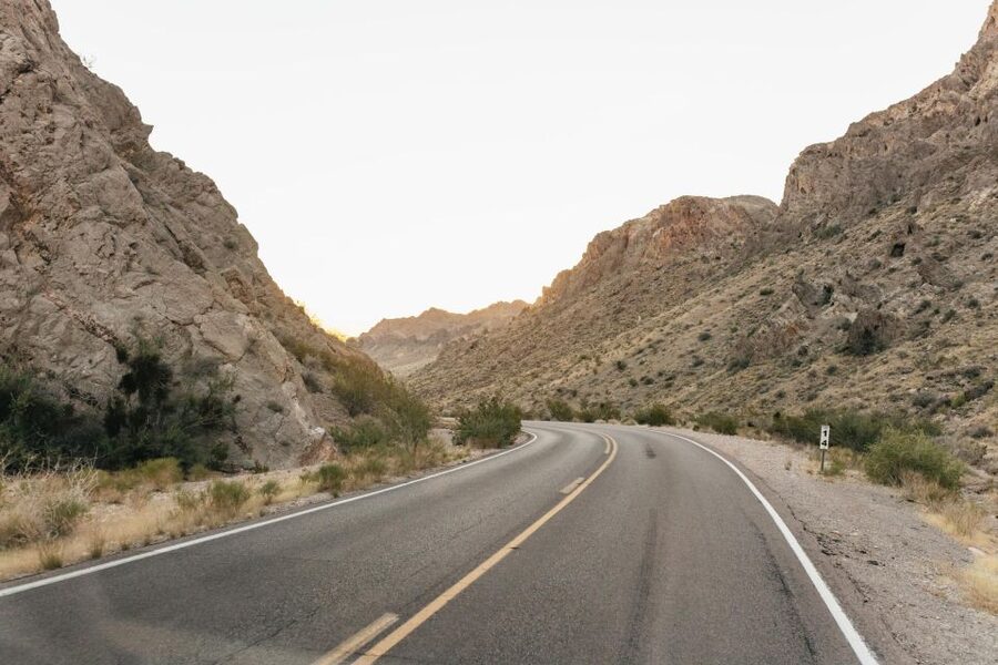 Las Vegas: Valley of Fire Guided Hike with Drinks and Snacks - Petroglyphs, wildlife, and the value of a local guide
