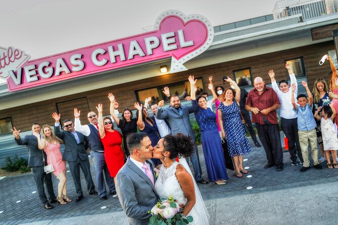 Las Vegas Wedding at The Little Vegas Chapel - Bringing family and friends