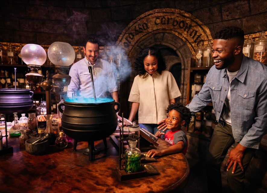 Los Angeles: Warner Bros. Studio Tour Hollywood - The self-guided section: more time, more photo stops