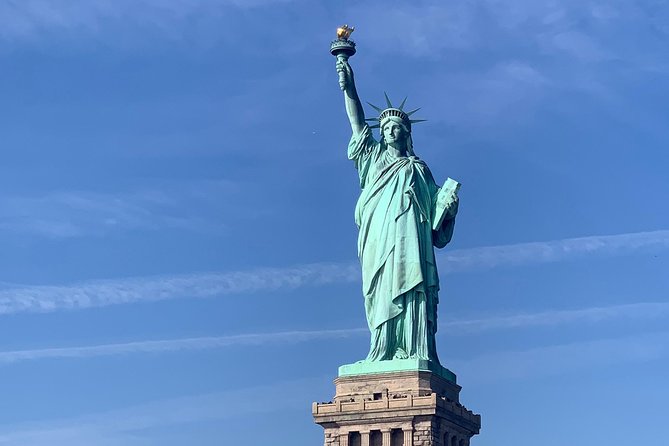 Manhattan Adventure Sightseeing Boat Tour - from Chelsea Piers - Financial District, Freedom Tower, and Battery Park City