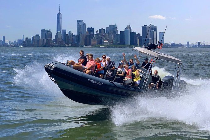 Manhattan Adventure Sightseeing Boat Tour - from Chelsea Piers - Crossing to New Jersey for the best full skyline view