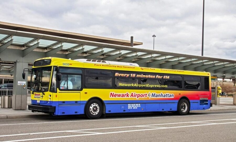 Manhattan: Bus Transfer from/to Newark Airport - The ride into Manhattan, from 65 minutes upward